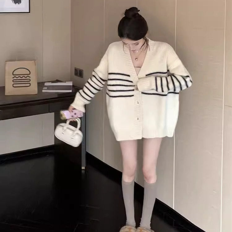 大人の余裕を纏うゆるっと恋するボーダーカーディガン_R0479 – merci latte